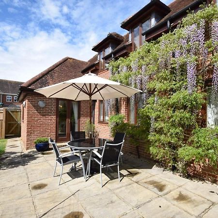 Wisteria Way, Tangmere Exterior foto