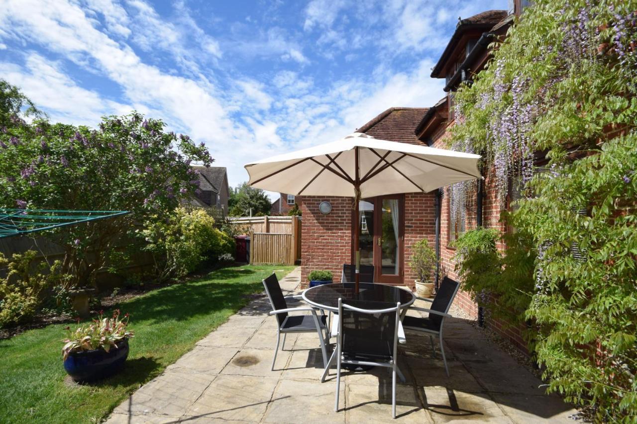 Wisteria Way, Tangmere Exterior foto